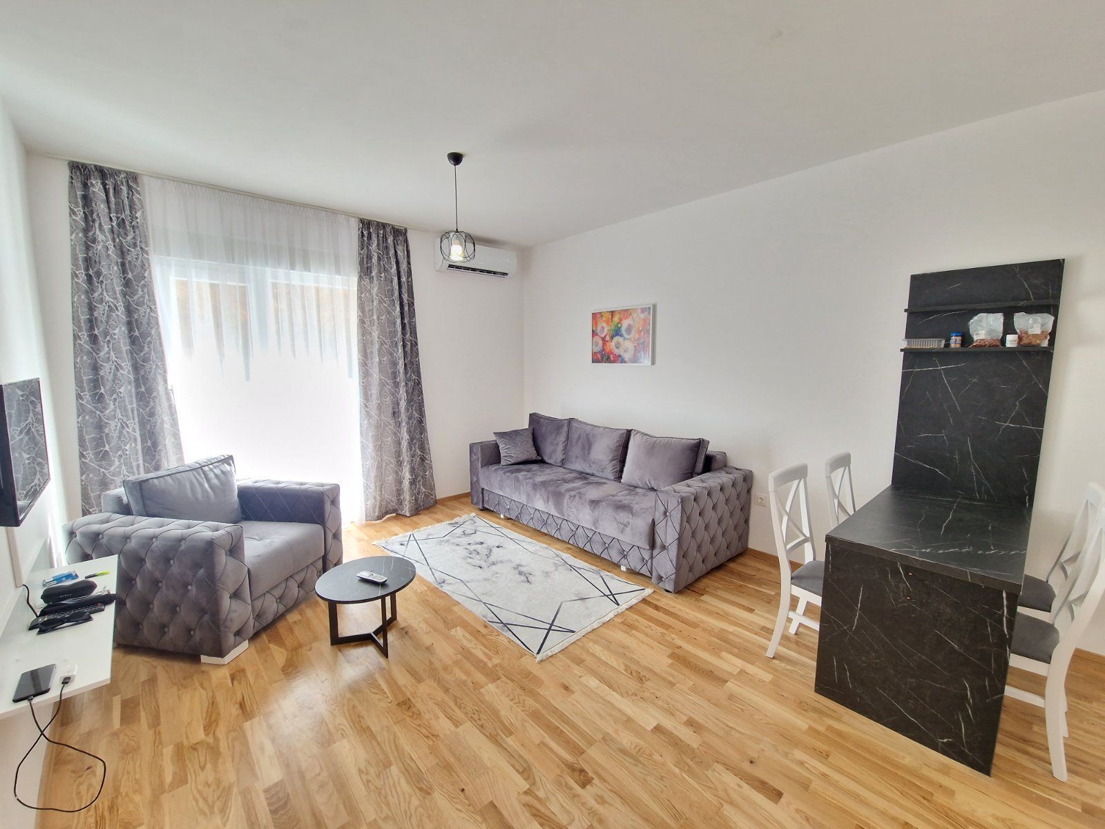 amforaproperty.com/Nov jednosoban moderno opremljen stan povrsine 45m2 plus terasa od 30m2 ,Becici. NA DUZI PERIOD