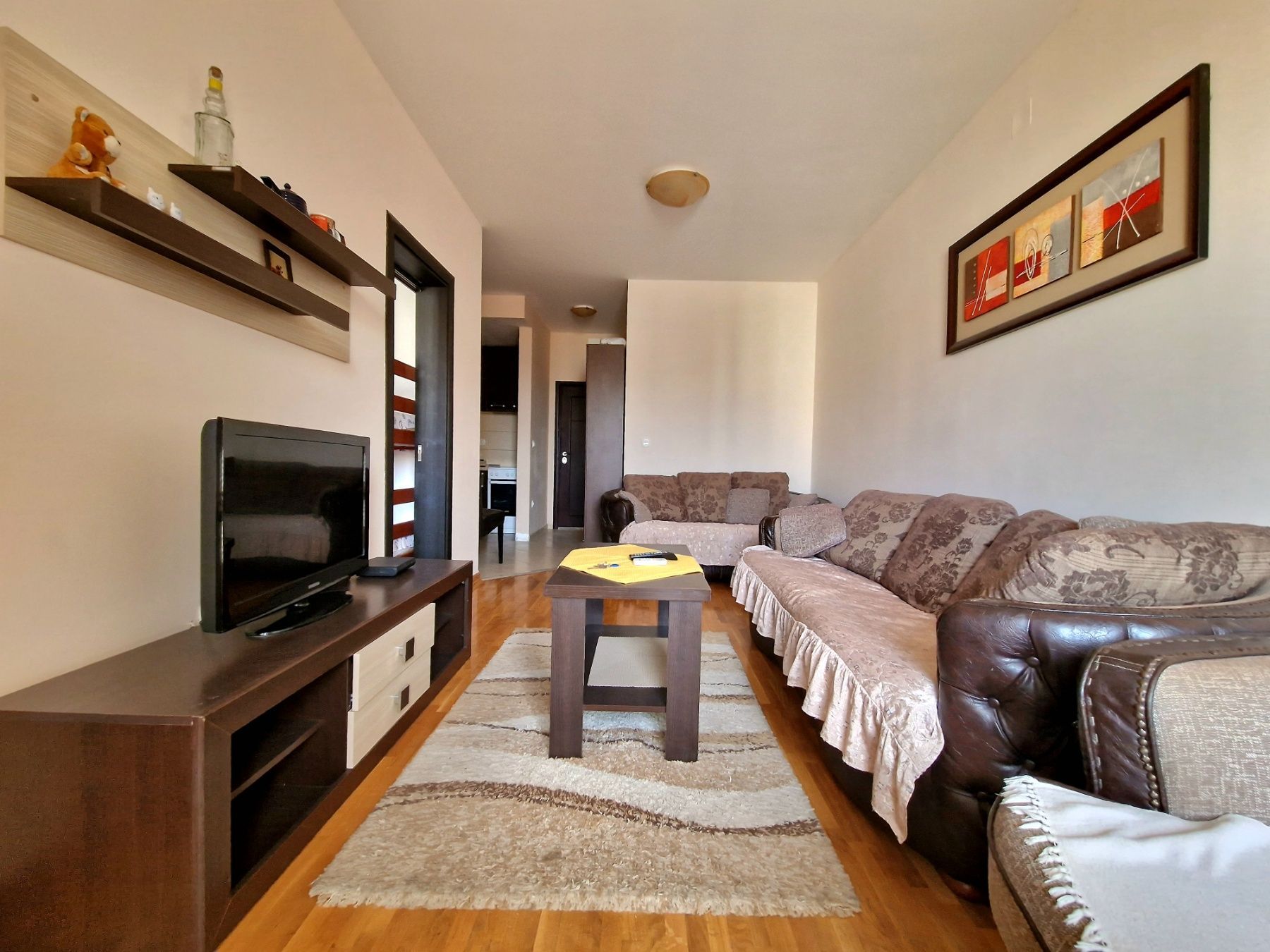 Jednosoban namesten stan sa garaznim mestom u Becicima (izdavanje na period od 15.09.2026 do 01.06.2027) - Amfora Real Estate