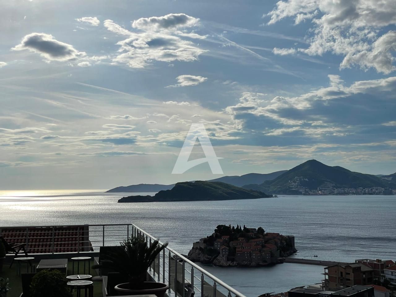 amforaproperty.com/Prodaja,Sveti Stefan-Jednosoban stan sa pogledom na more