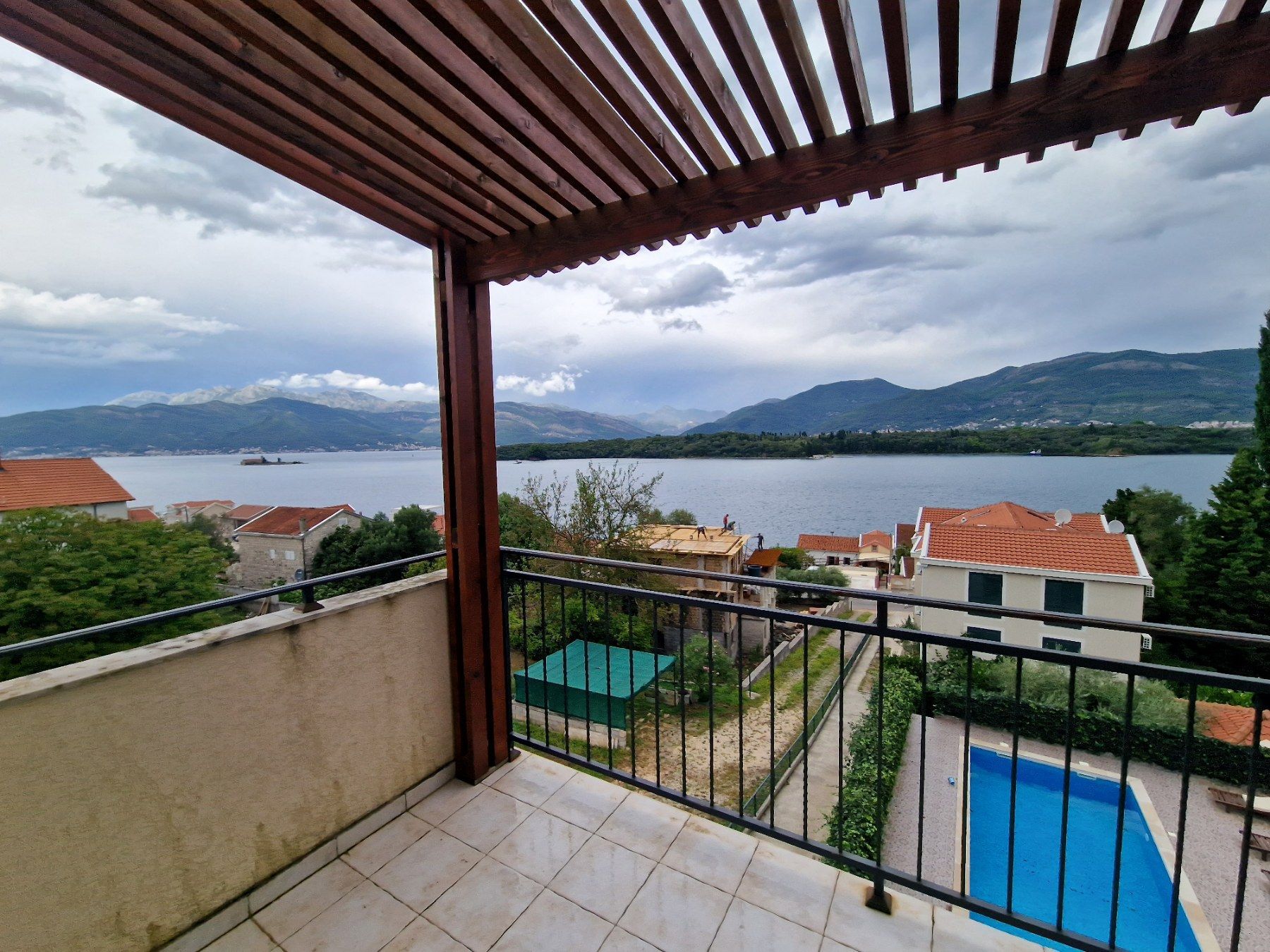 amforaproperty.com/Nov dupleks dvosoban stan 98m2 sa pogledom na more u Ðurasevicima, Tivat