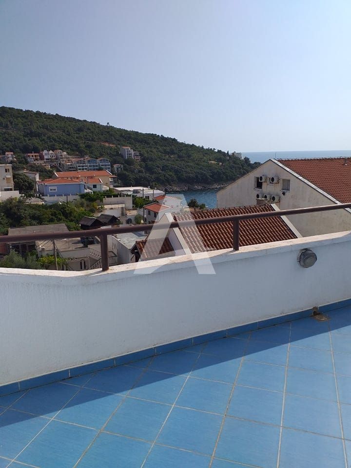 amforaproperty.com/Kuća sa panoramskim pogledom, 200m od mora, Utjeha, Bar