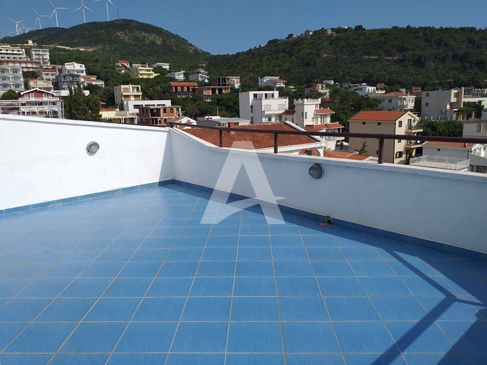 amforaproperty.com/Kuća sa panoramskim pogledom, 200m od mora, Utjeha, Bar