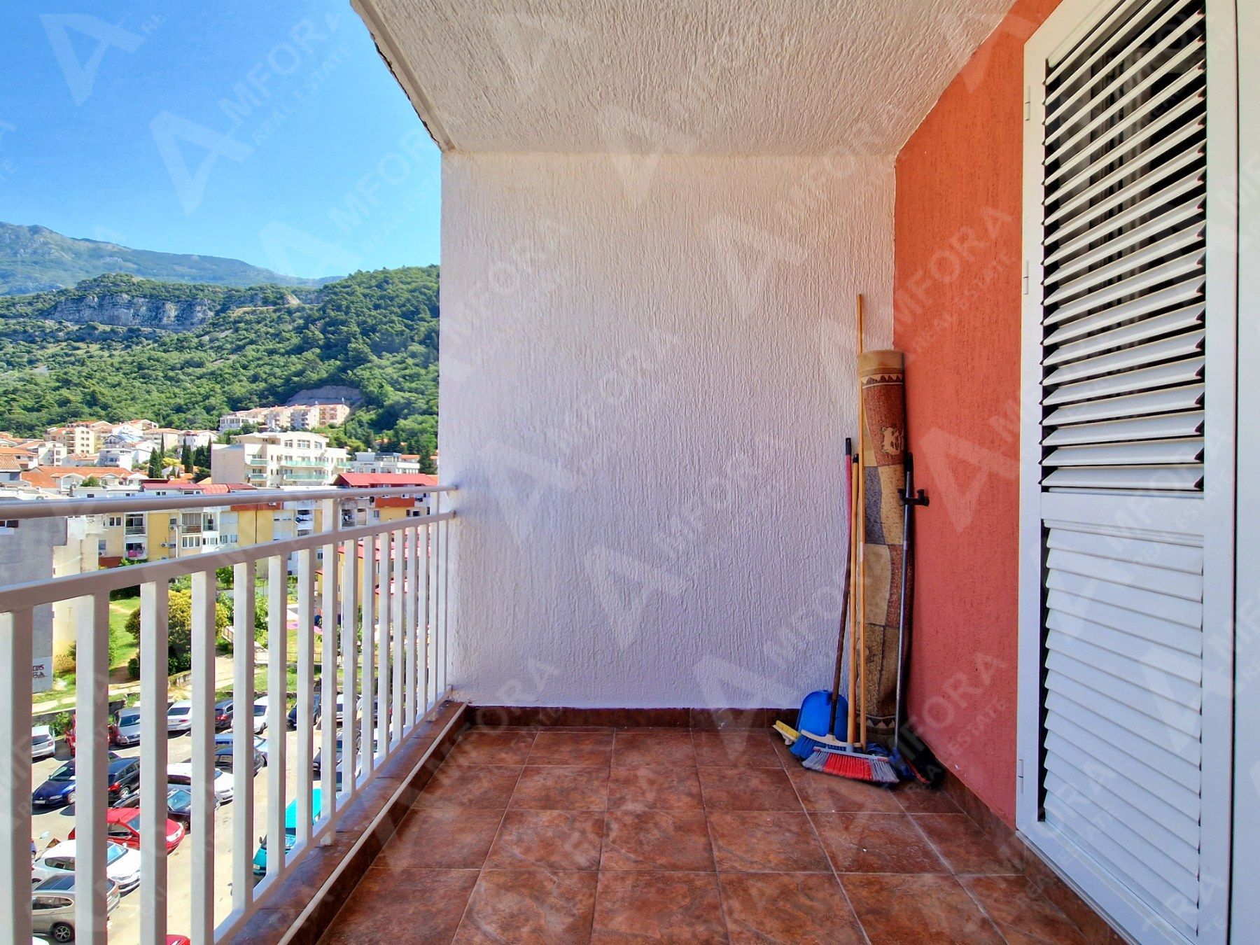 amforaproperty.com/Dvosoban stan sa pogledom na more i grad na odličnoj lokaciji kod hotela Slavije, Budva (Na period do 01.06.2024)