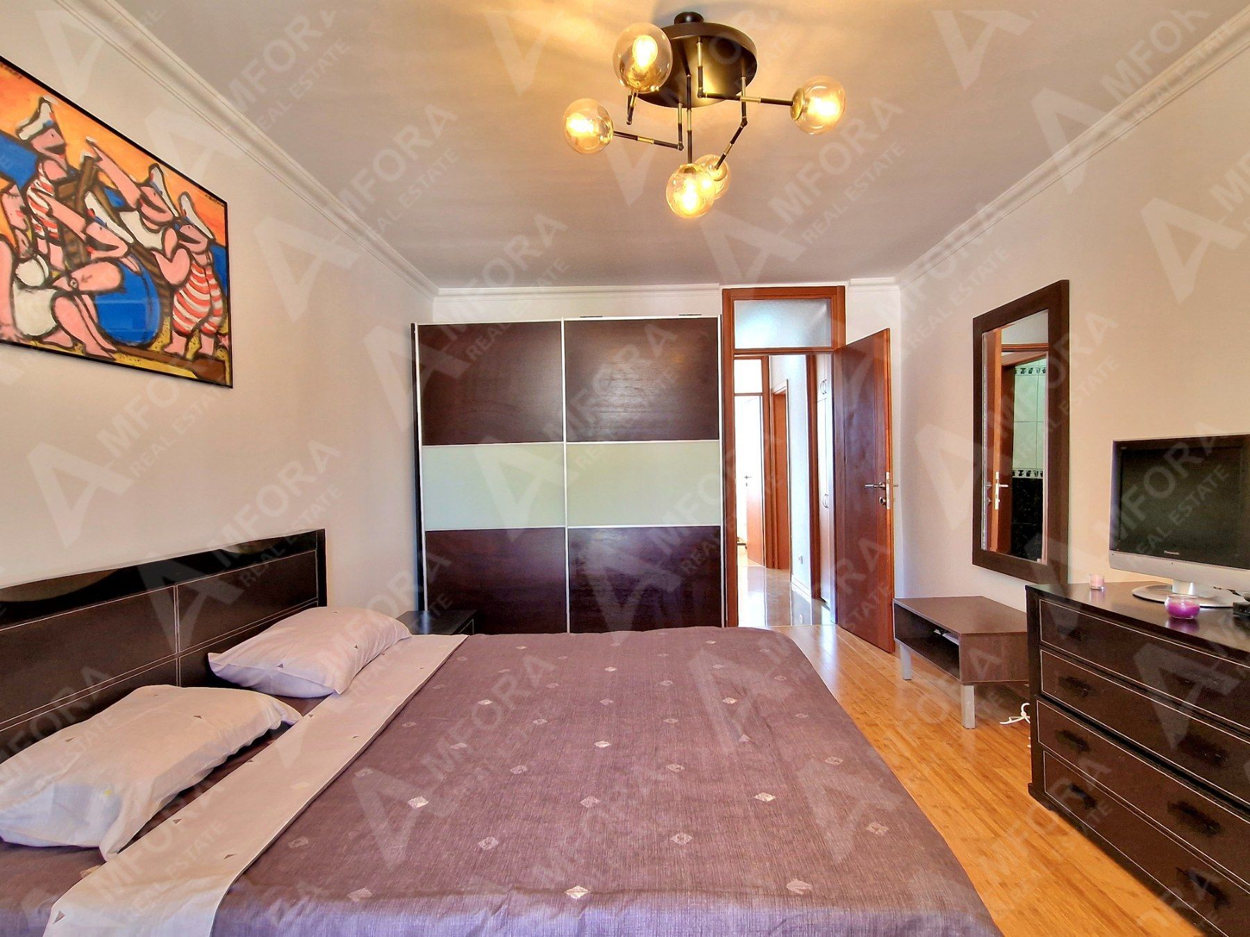 amforaproperty.com/Dvosoban stan sa pogledom na more i grad na odličnoj lokaciji kod hotela Slavije, Budva (Na period do 01.06.2024)