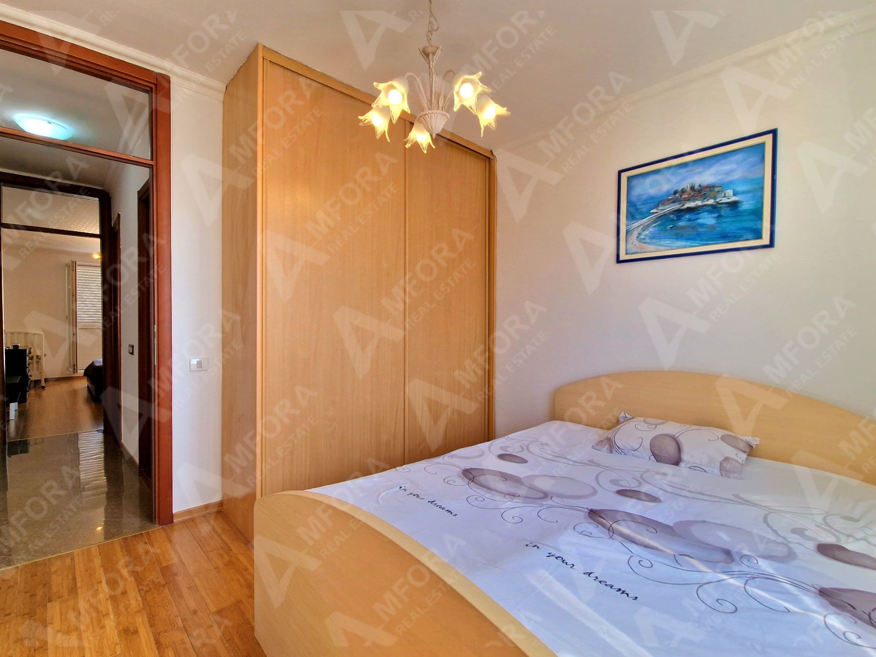 amforaproperty.com/Dvosoban stan sa pogledom na more i grad na odličnoj lokaciji kod hotela Slavije, Budva (Na period do 01.06.2024)