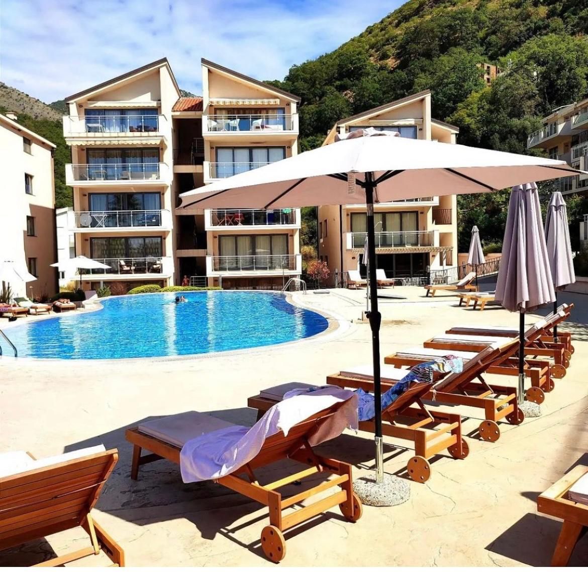 amforaproperty.com/Jednosoban apartman sa u kompleksu sa bazenom,Przno-Budva (NA DUZI VREMENSKI PERIOD)