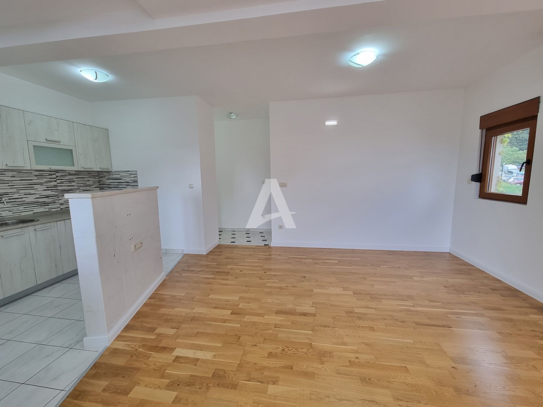 amforaproperty.com/Nov jednosoban stan 65m2 u tihom delu Budve (Podmaine)