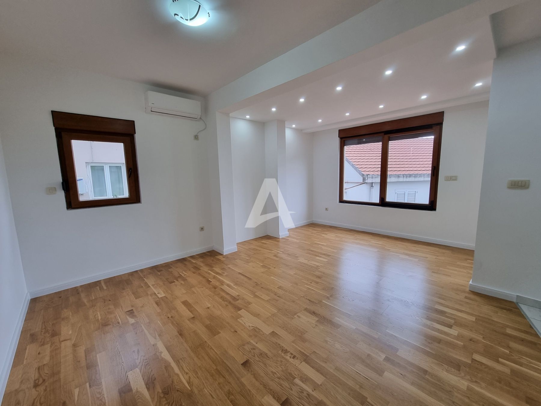 amforaproperty.com/Nov jednosoban stan 65m2 u tihom delu Budve (Podmaine)