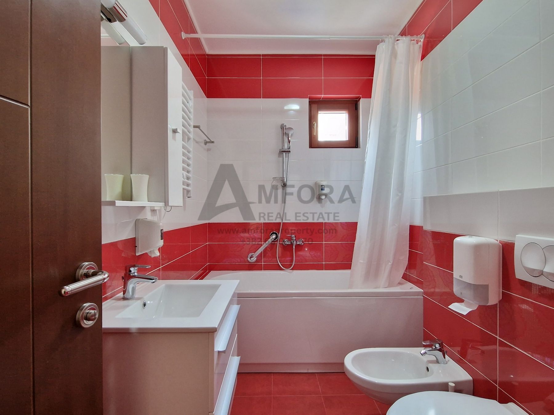 amforaproperty.com/Luksuzan dvosoban stan sa pogledom na more i garaznim mestom ukljucenim u cenu, Anatolia- Bečići (NA DUZI VREMENSKI PERIOD)