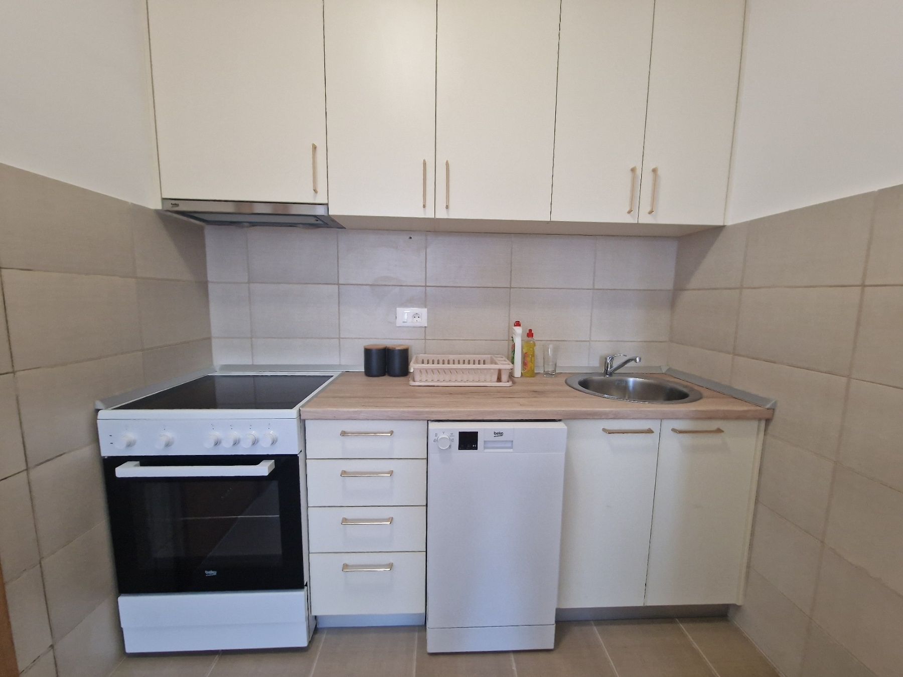 amforaproperty.com/JEDNOSOBAN STA 46M2 NA FANTASTIČNOJ LOKACIJI I PRELEPIM POGLEDOM NA MORE,DUBOVICA-BUDVA (NA DUZI PERIOD)