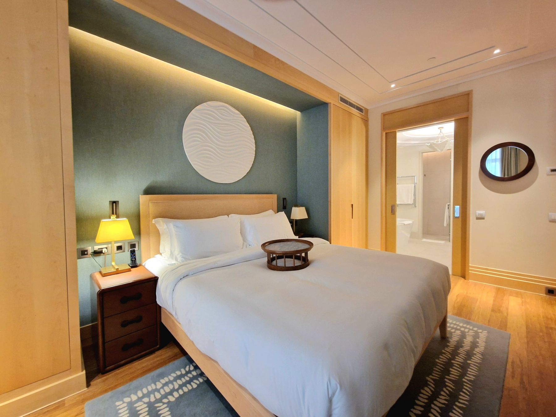 amforaproperty.com/Prodaje se luksuzan jendosoban stan u Regent hotelu, Porto Montenegro