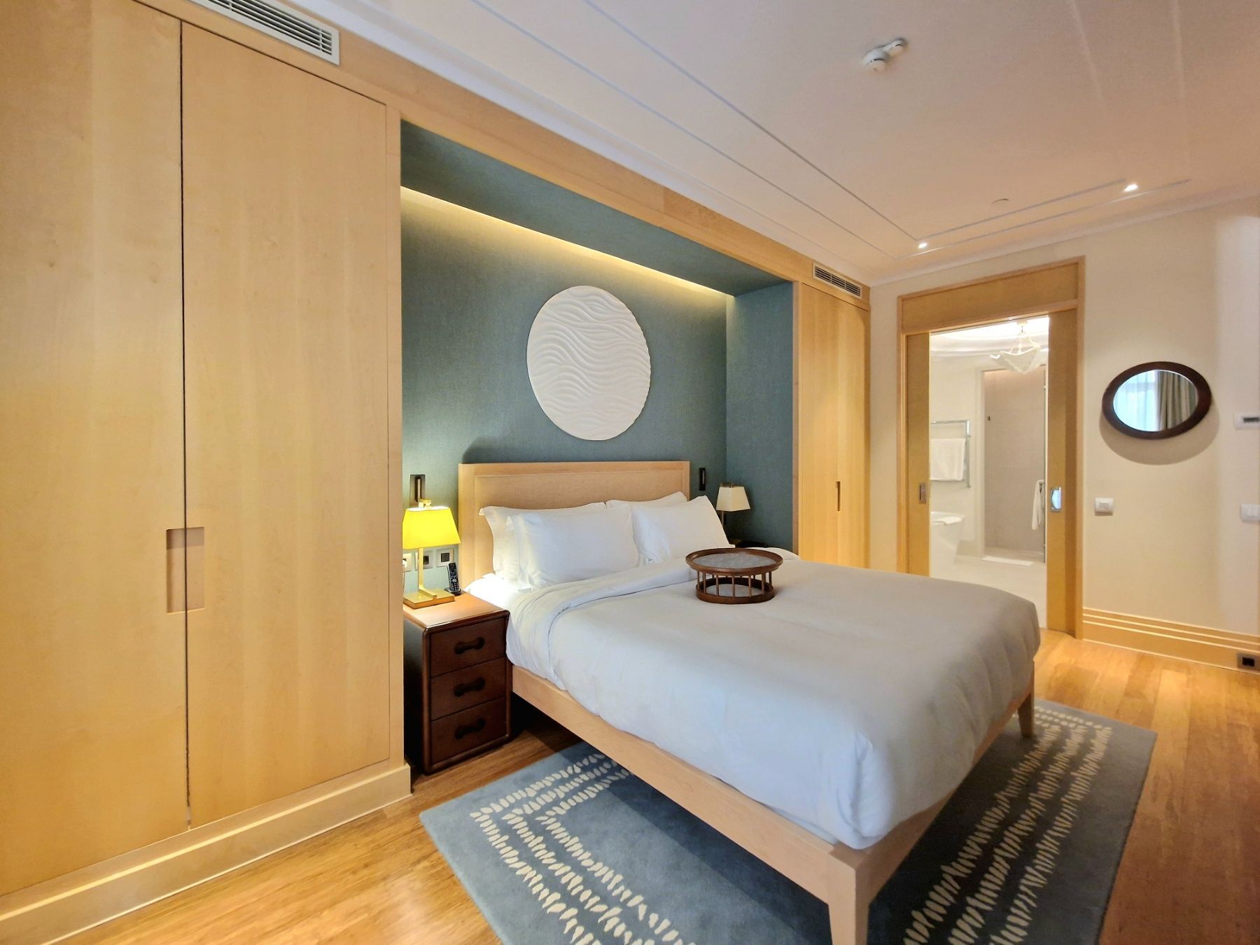 amforaproperty.com/Prodaje se luksuzan jendosoban stan u Regent hotelu, Porto Montenegro