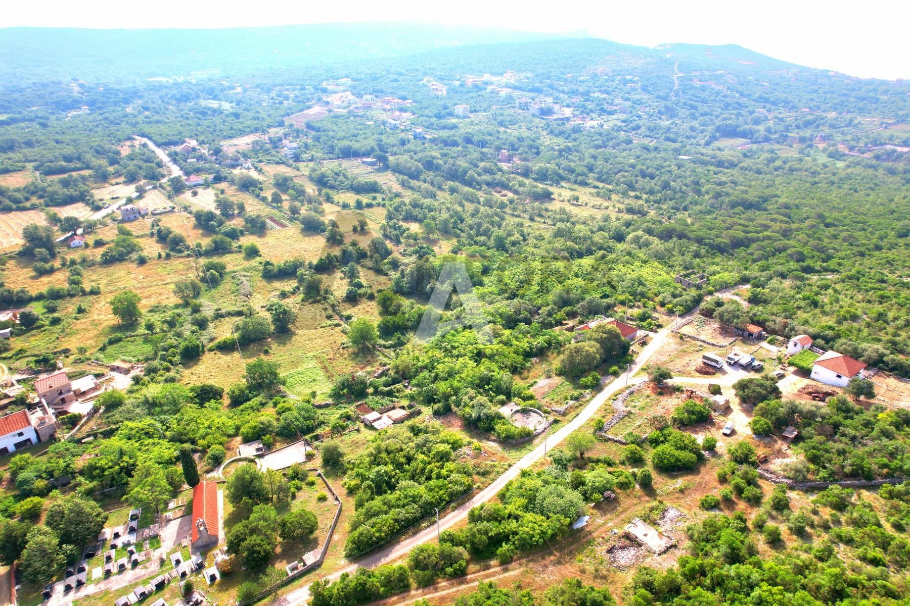 amforaproperty.com/Izuzetan plac u predivnom mestu Zagora, opština Kotor - 5320m2 sa bisternom i kućicom