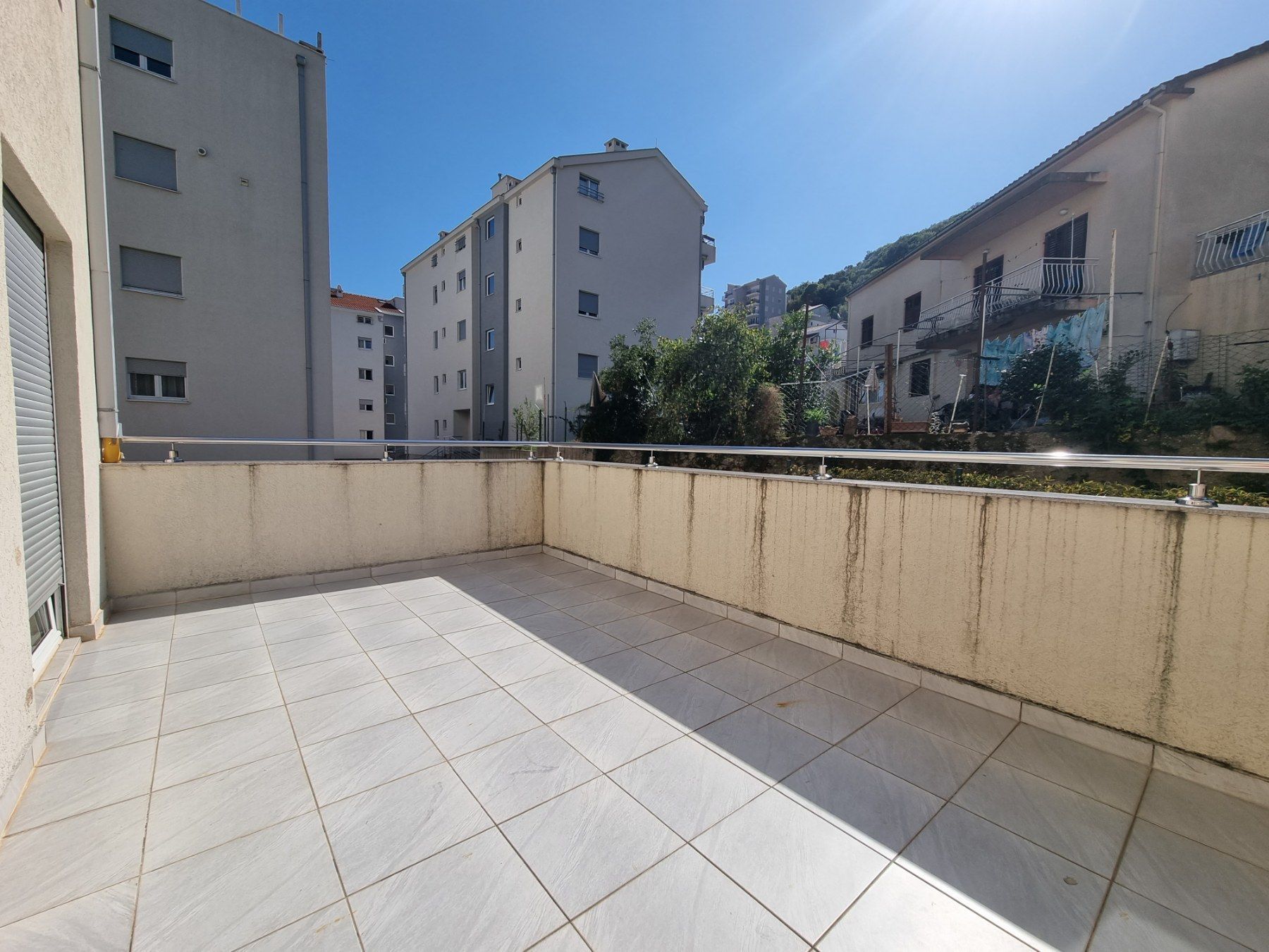 amforaproperty.com/Dvosoban stan za izdavanje u Budvi (na duzi period)