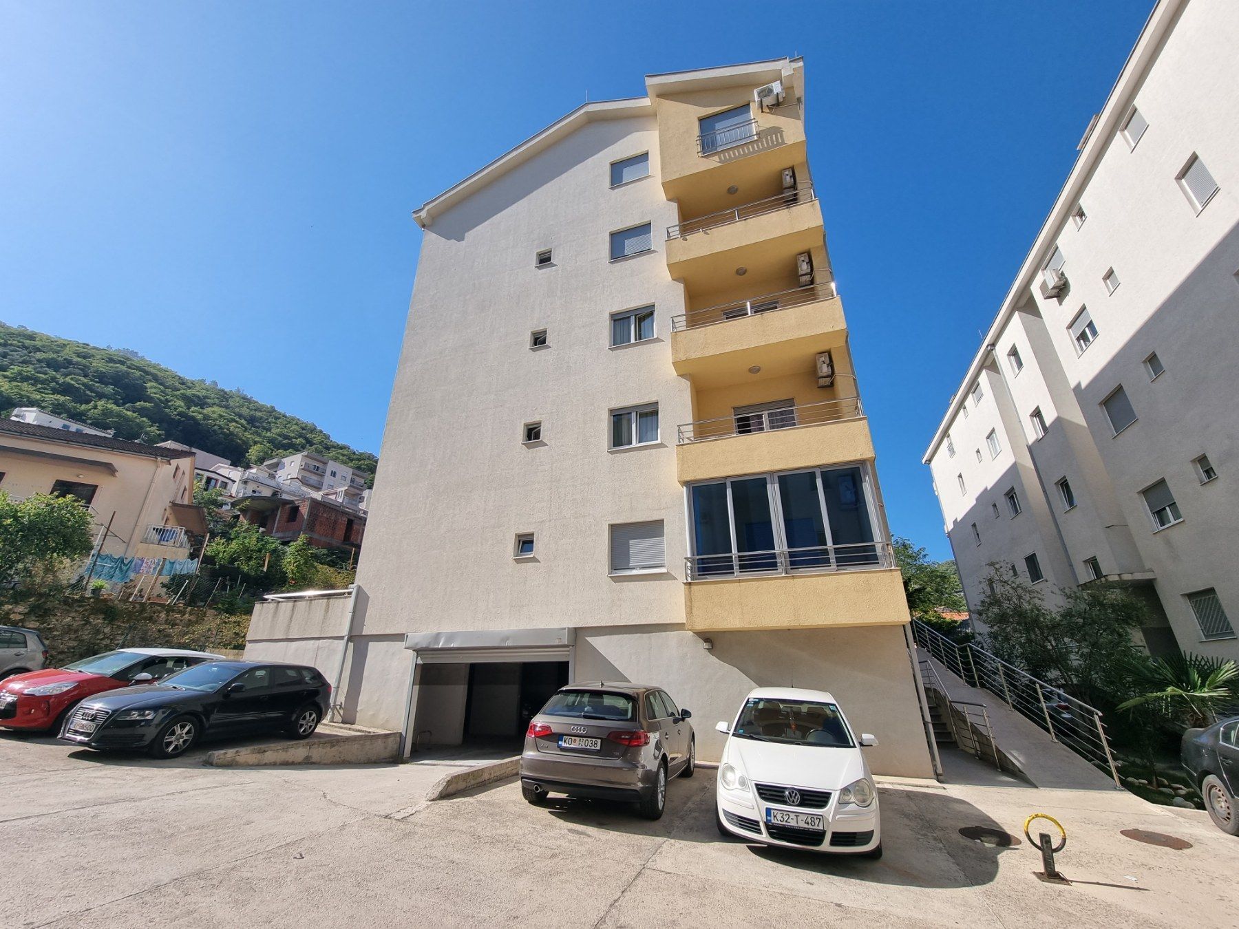 amforaproperty.com/Dvosoban stan za izdavanje u Budvi (na duzi period)