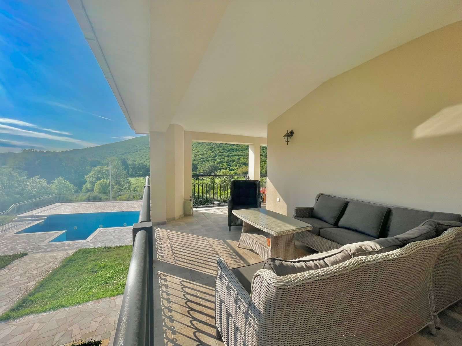 amforaproperty.com/Ekskluzivna vila sa bazenom -Zagora,opština Kotor (na duzi period)