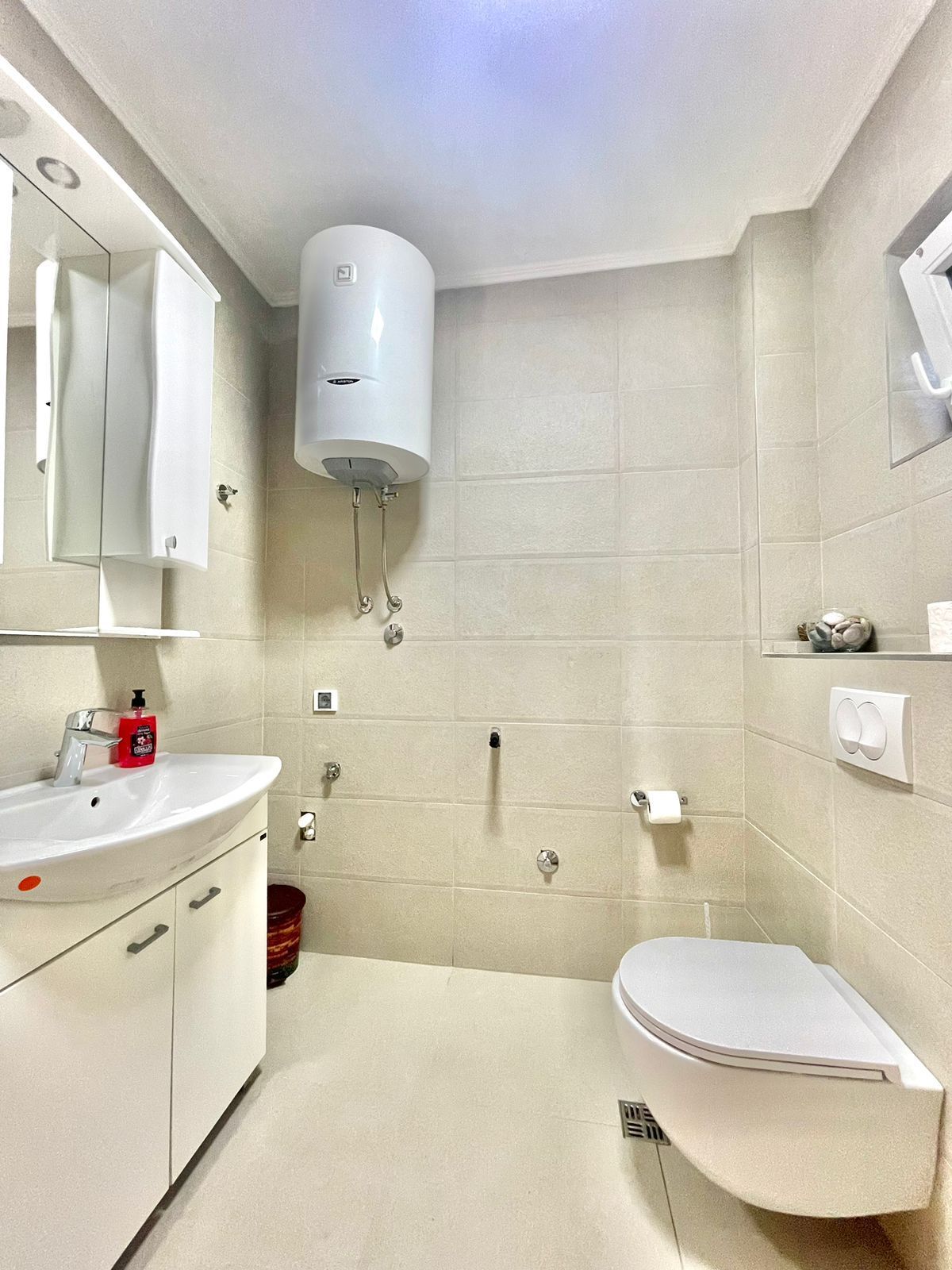 amforaproperty.com/Ekskluzivna vila sa bazenom -Zagora,opština Kotor (na duzi period)