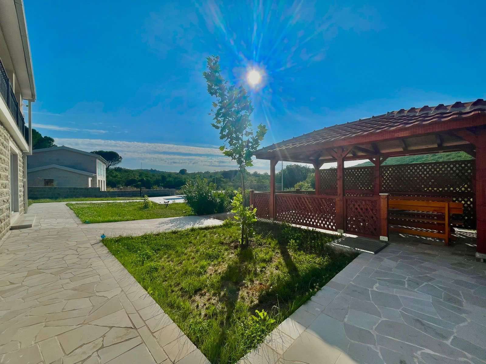 amforaproperty.com/Ekskluzivna vila sa bazenom -Zagora,opština Kotor (na duzi period)