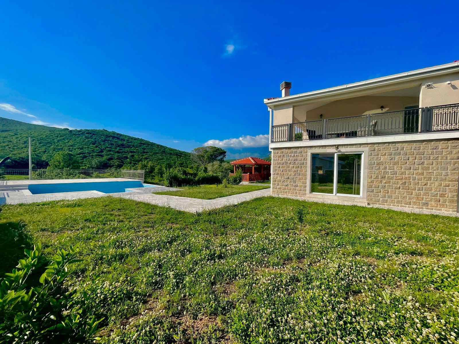 amforaproperty.com/Ekskluzivna vila sa bazenom -Zagora,opština Kotor (na duzi period)