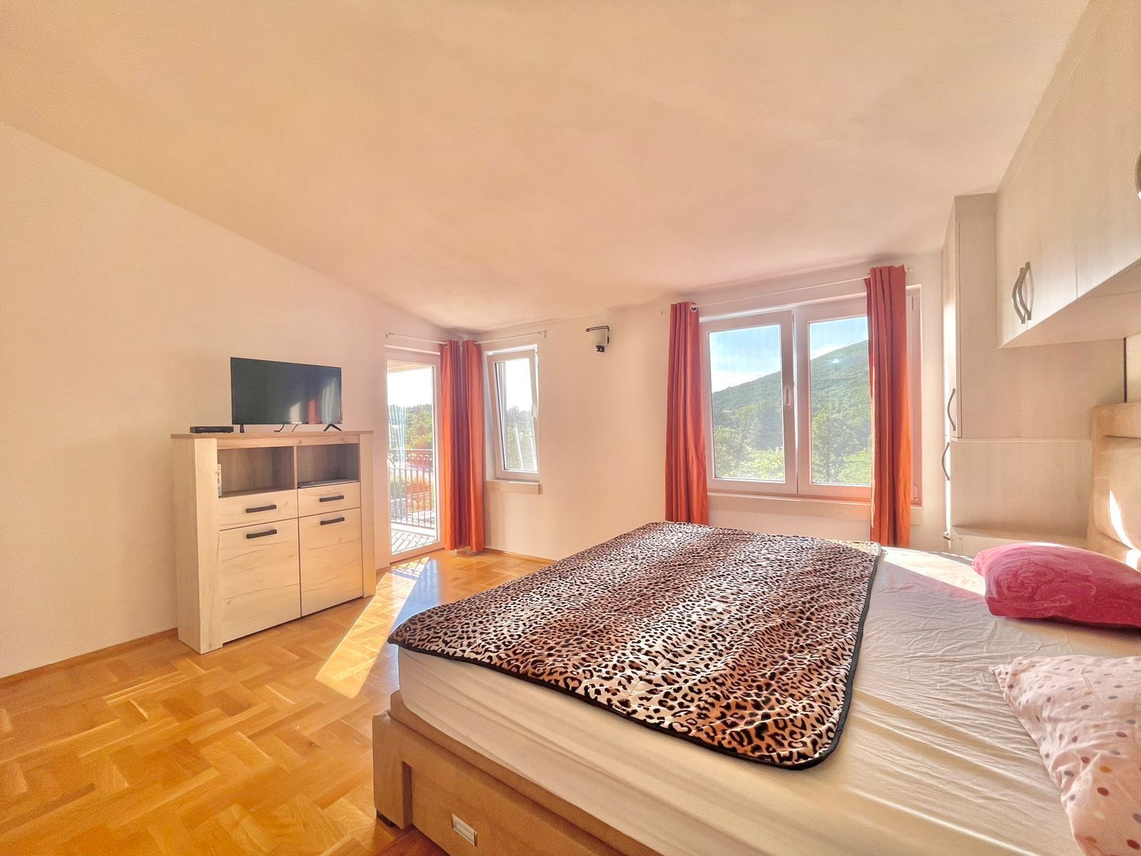 amforaproperty.com/Ekskluzivna vila sa bazenom -Zagora,opština Kotor (na duzi period)