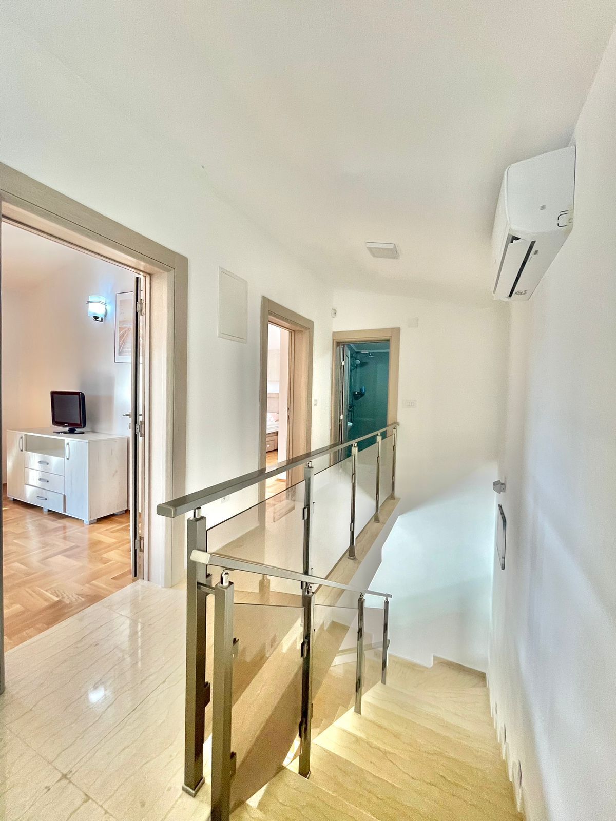 amforaproperty.com/Ekskluzivna vila sa bazenom -Zagora,opština Kotor (na duzi period)
