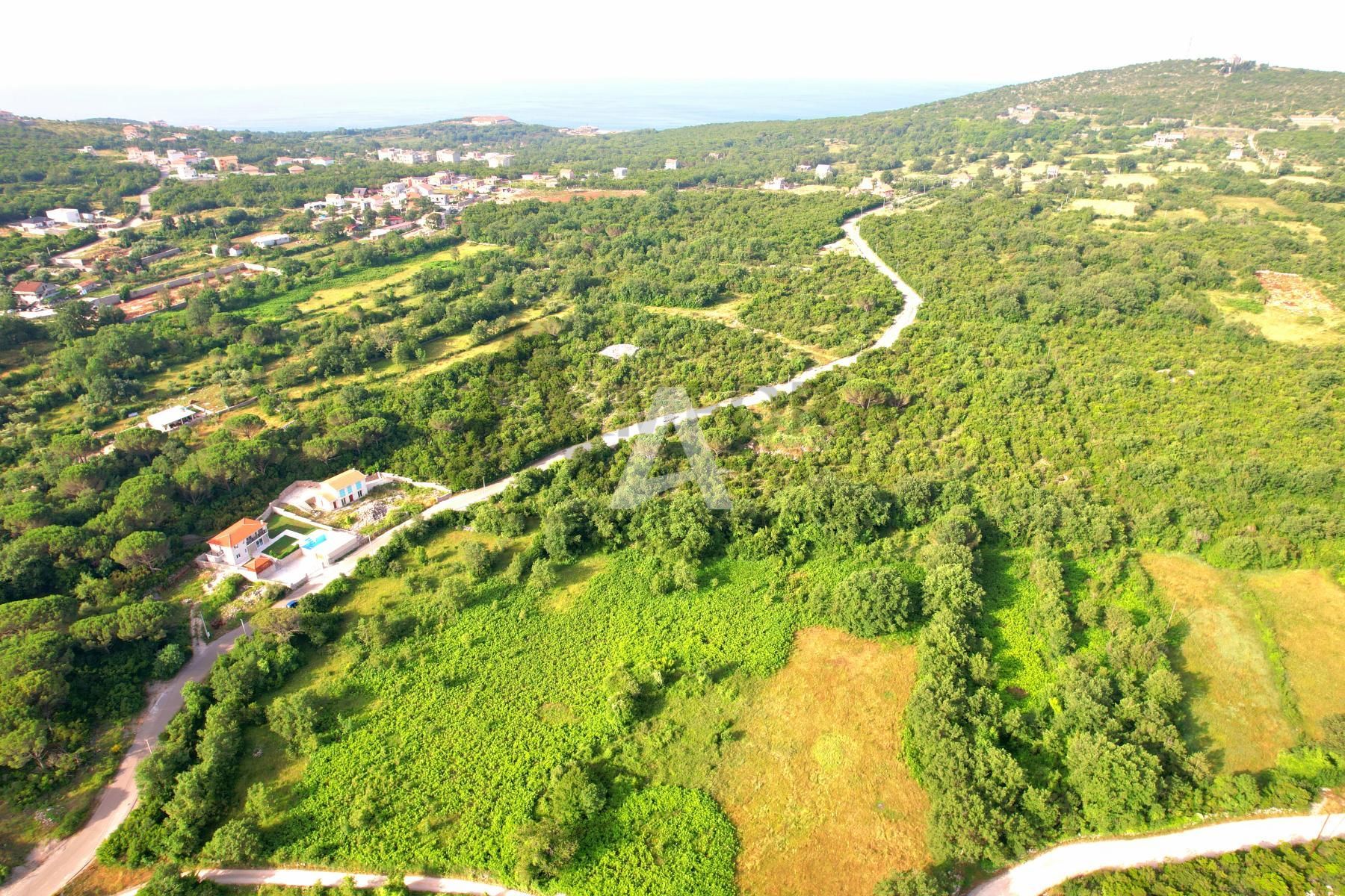 amforaproperty.com/Dva atraktivna placa ukupne povrsine 1945m2  u Zagori, opština Kotor