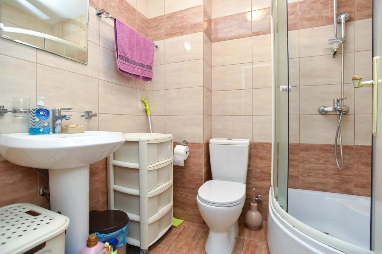 Izdavanje dvosobnog stana sa parking mestom – Budva (na duži period) - Amfora Real Estate