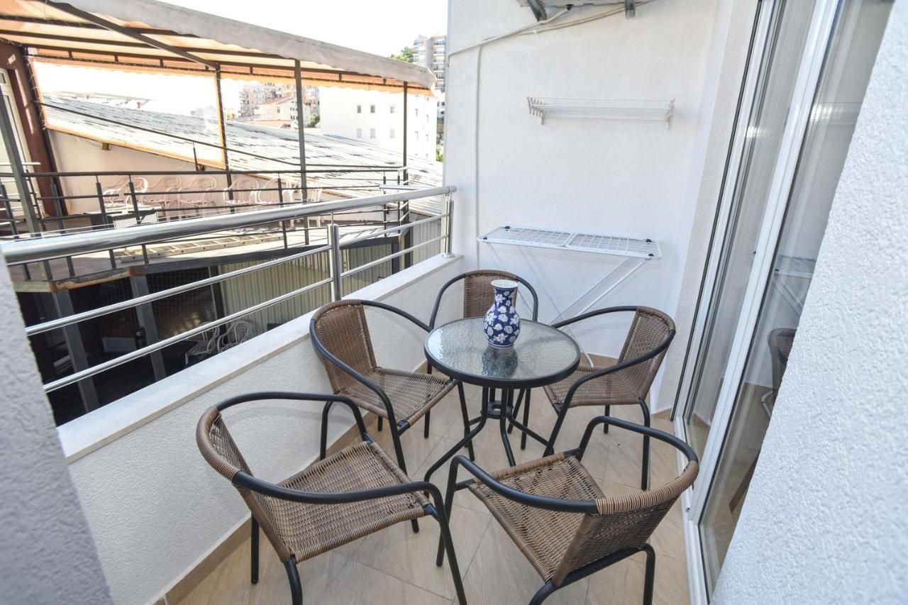 Izdavanje dvosobnog stana sa parking mestom – Budva (na duži period) - Amfora Real Estate