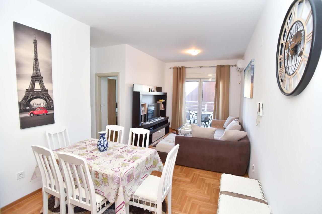 Izdavanje dvosobnog stana sa parking mestom – Budva (na duži period) - Amfora Real Estate