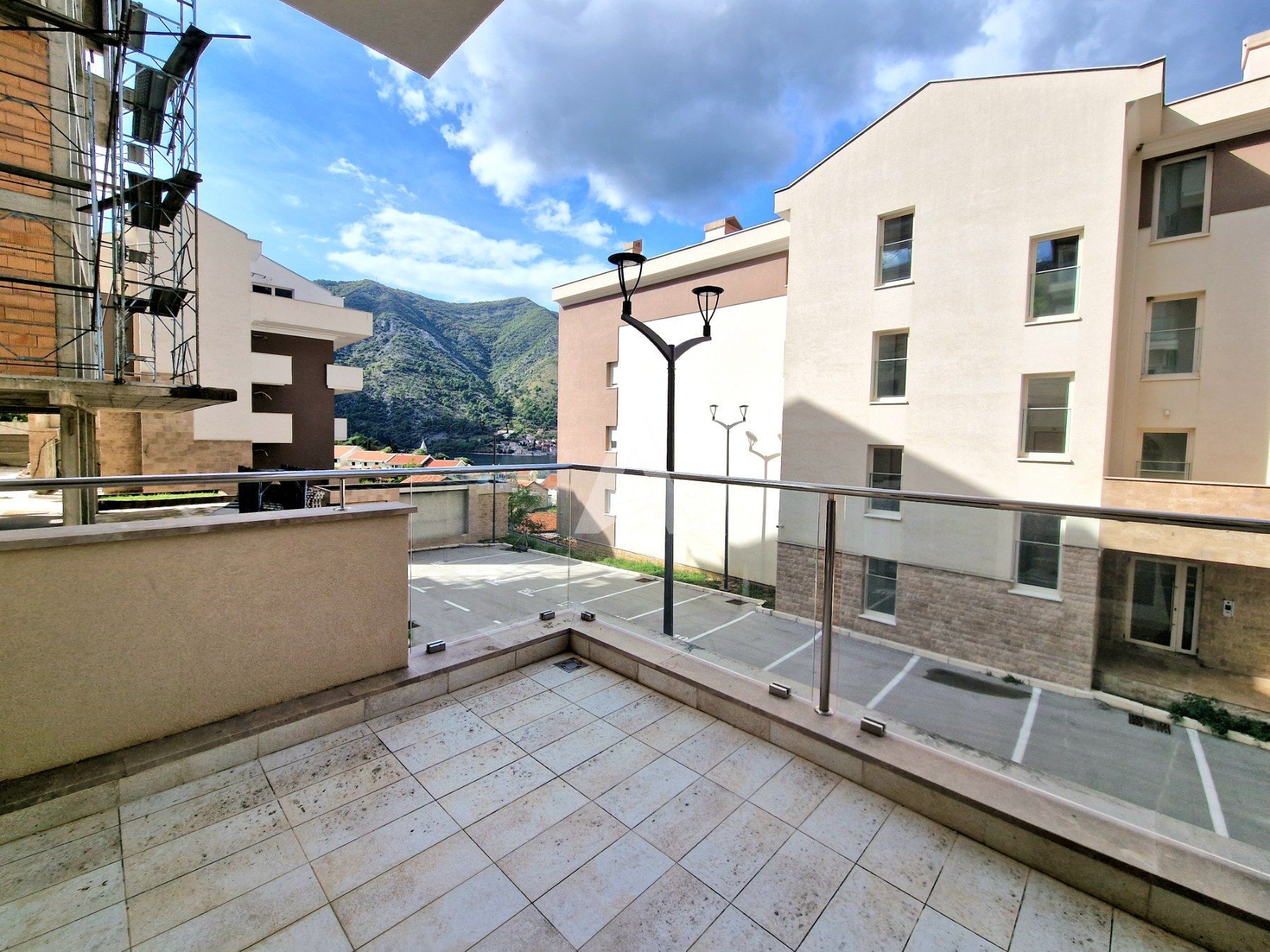 amforaproperty.com/Nov jednosoban stan 60m2 u novom stambenom kompleksu u Dobroti, Kotor