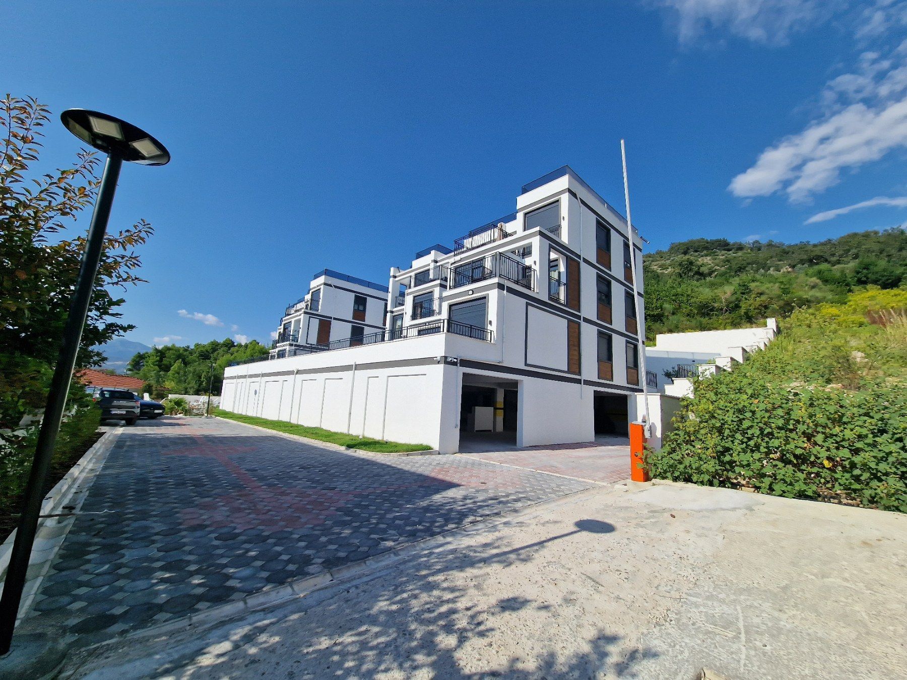 amforaproperty.com/Dvosoban moderno opremljen stan sa pogledom na more ,Tivat