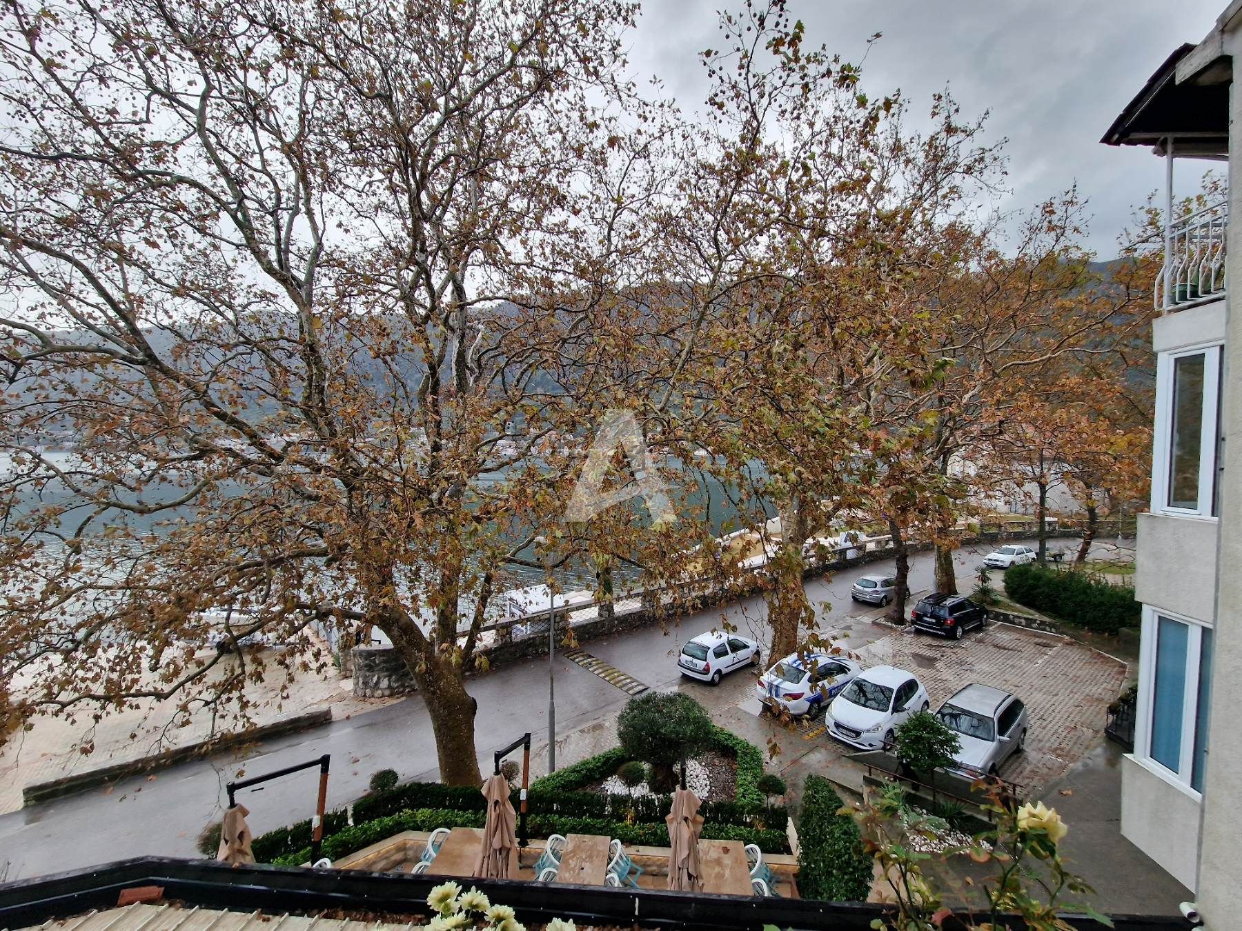 amforaproperty.com/Dvosoban stan s pogledom na more na prvoj liniji do mora u Dobroti, Kotor