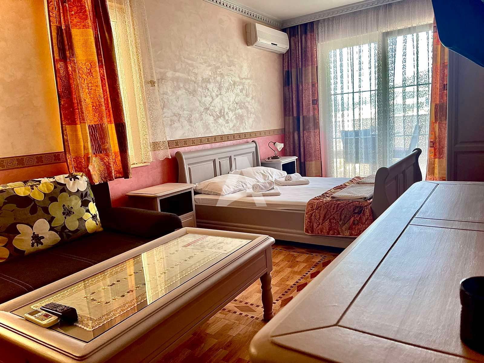 amforaproperty.com/Dvosoban Apartman na Prvoj Liniji do Mora u Rafailovićima (Parking, Odrzavanje i Režije Uključeni u cenu)