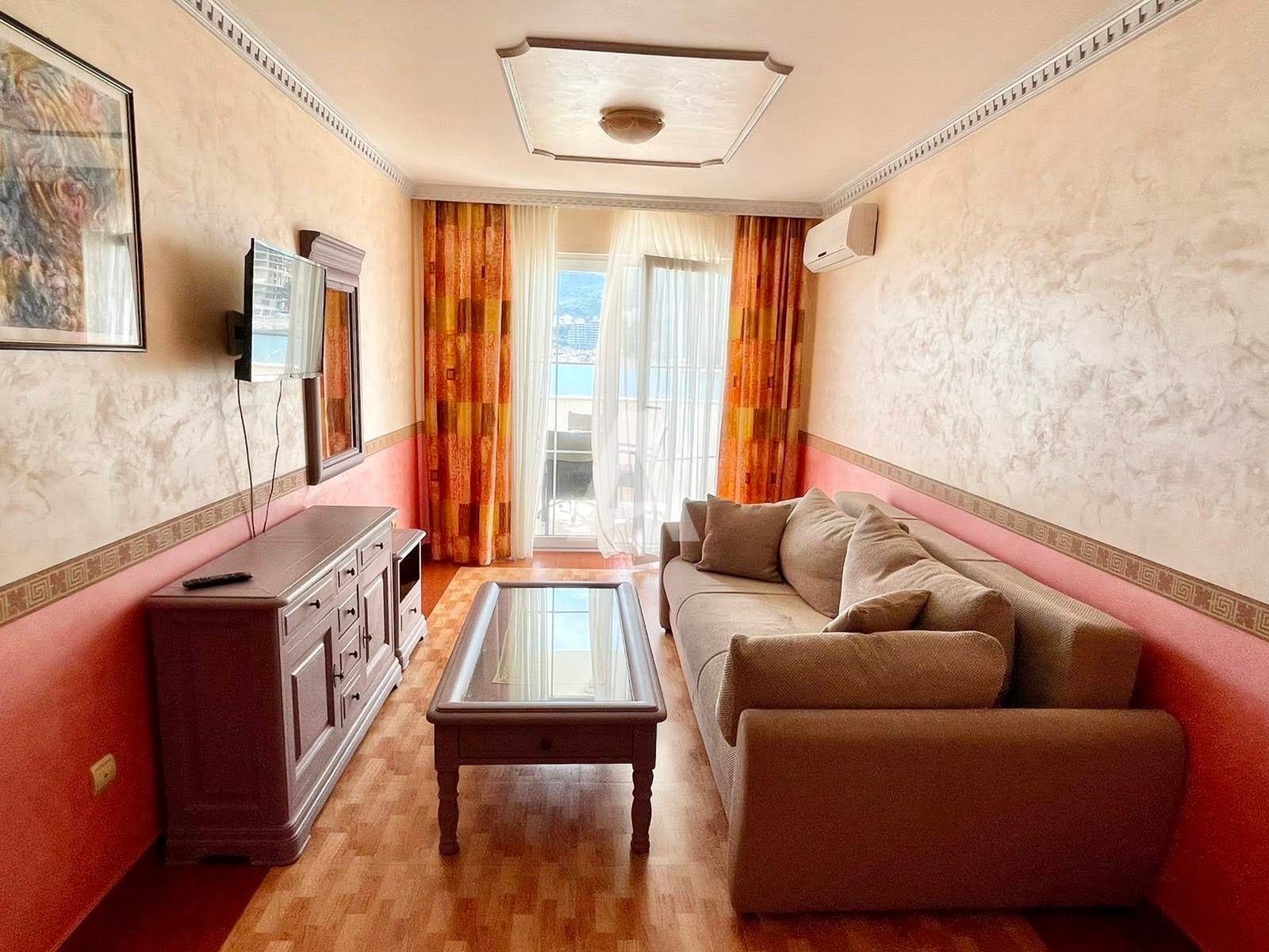 amforaproperty.com/Dvosoban Apartman na Prvoj Liniji do Mora u Rafailovićima (Parking, Odrzavanje i Režije Uključeni u cenu)