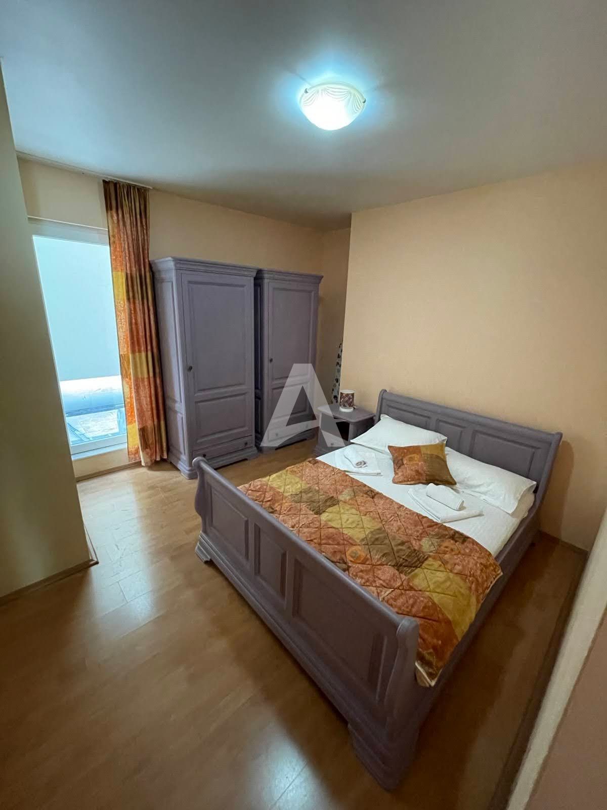 amforaproperty.com/Dvosoban Apartman na Prvoj Liniji do Mora u Rafailovićima (Parking, Odrzavanje i Režije Uključeni u cenu)