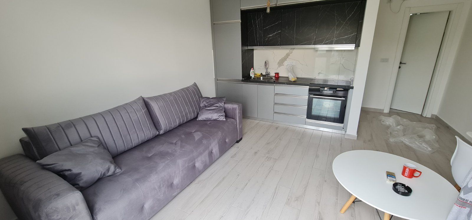 amforaproperty.com/Tivat, Gradiosnica - Prodaja Moderne Kuće s 8 Stanova