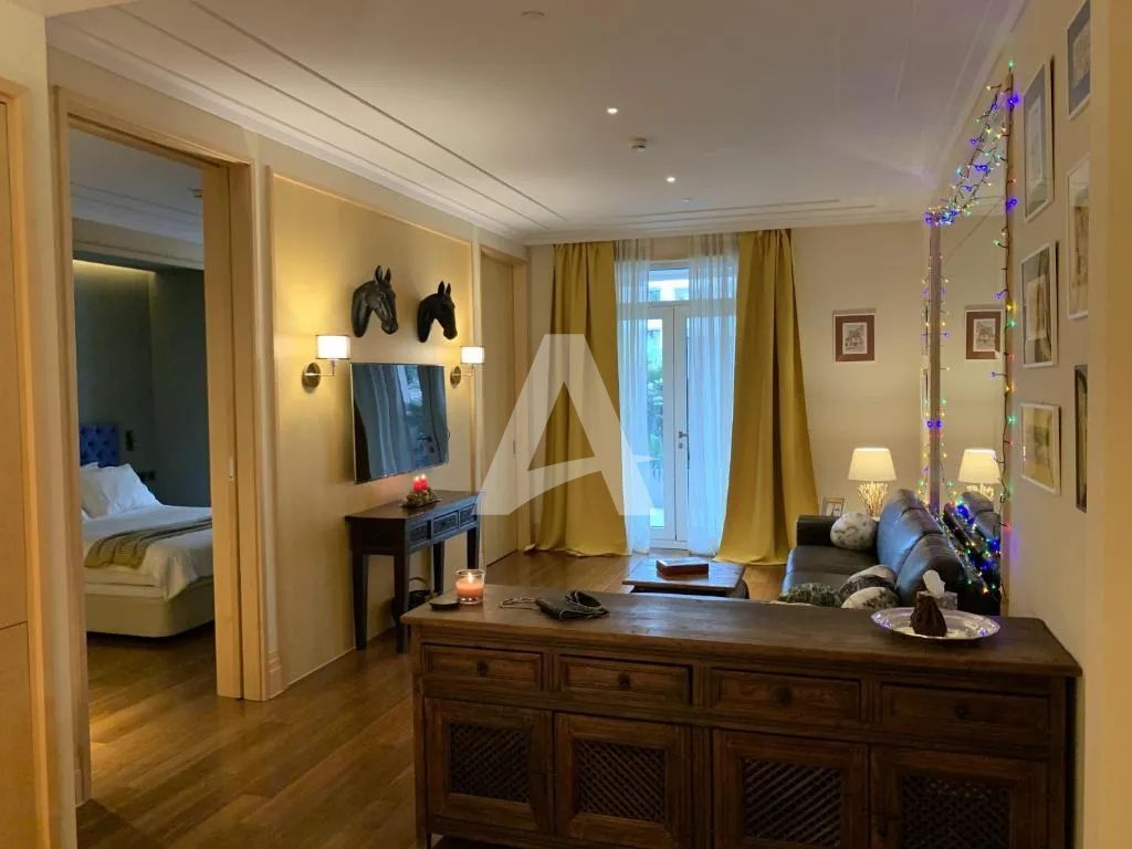 amforaproperty.com/Luksuzan jendosoban stan u Regent hotelu, Porto Montenegro (NA DUZI PERIOD)