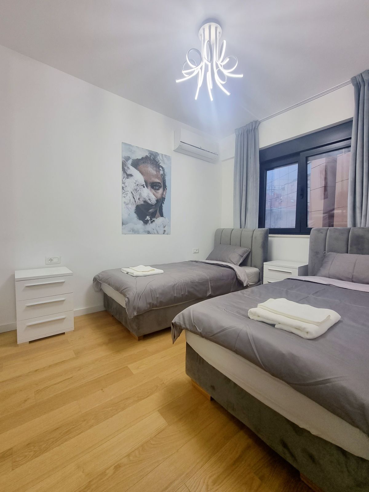 amforaproperty.com/Moderno opremljen dvosoban stan 69m2  u centru Budve