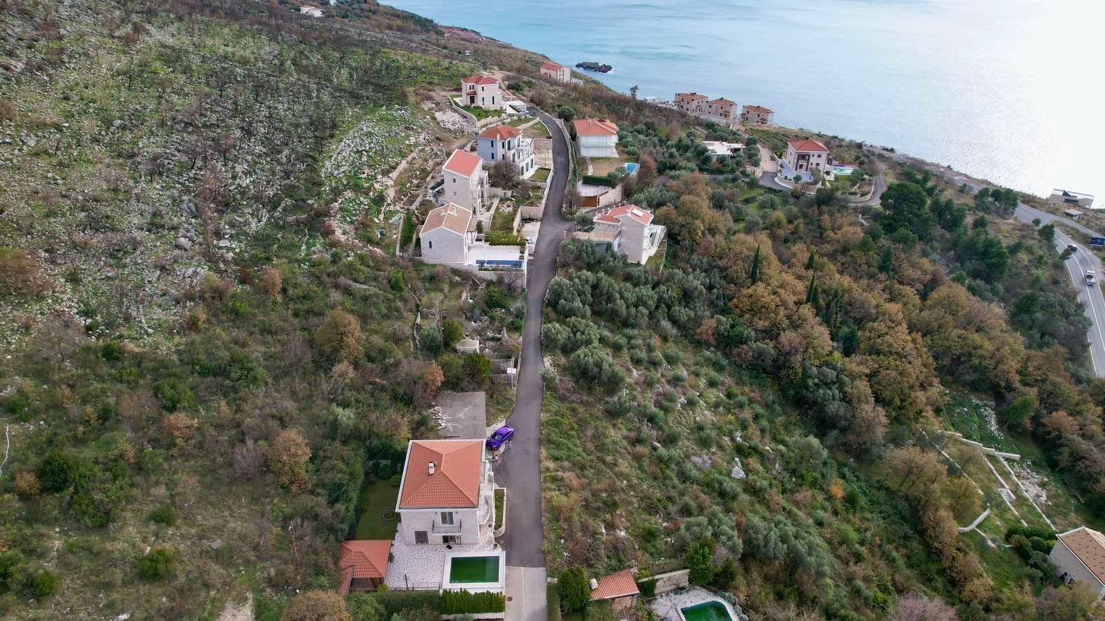 amforaproperty.com/Luksuzna vila sa bazenom i pogledom na more u Rezevicima