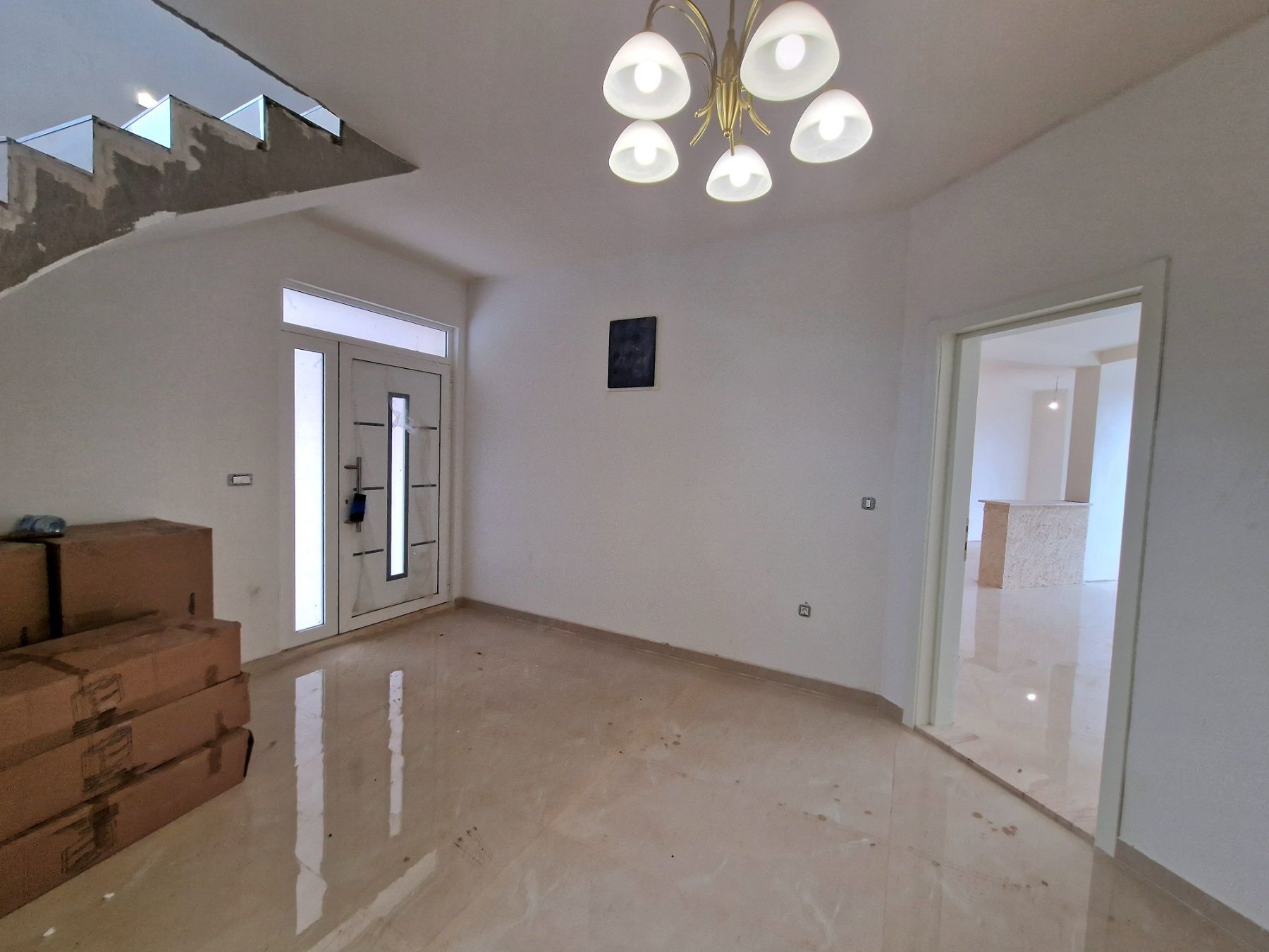 amforaproperty.com/Nova luksuzna vila 453m2 sa bazenom u Krimovici, opština Kotor