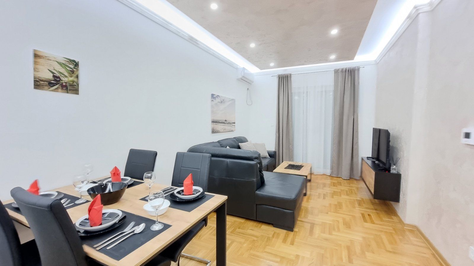 Izdaje se jednosoban luksuzan stan na autobuskoj stanici u Budvi ( NA DUZI PERIOD) - Amfora Real Estate