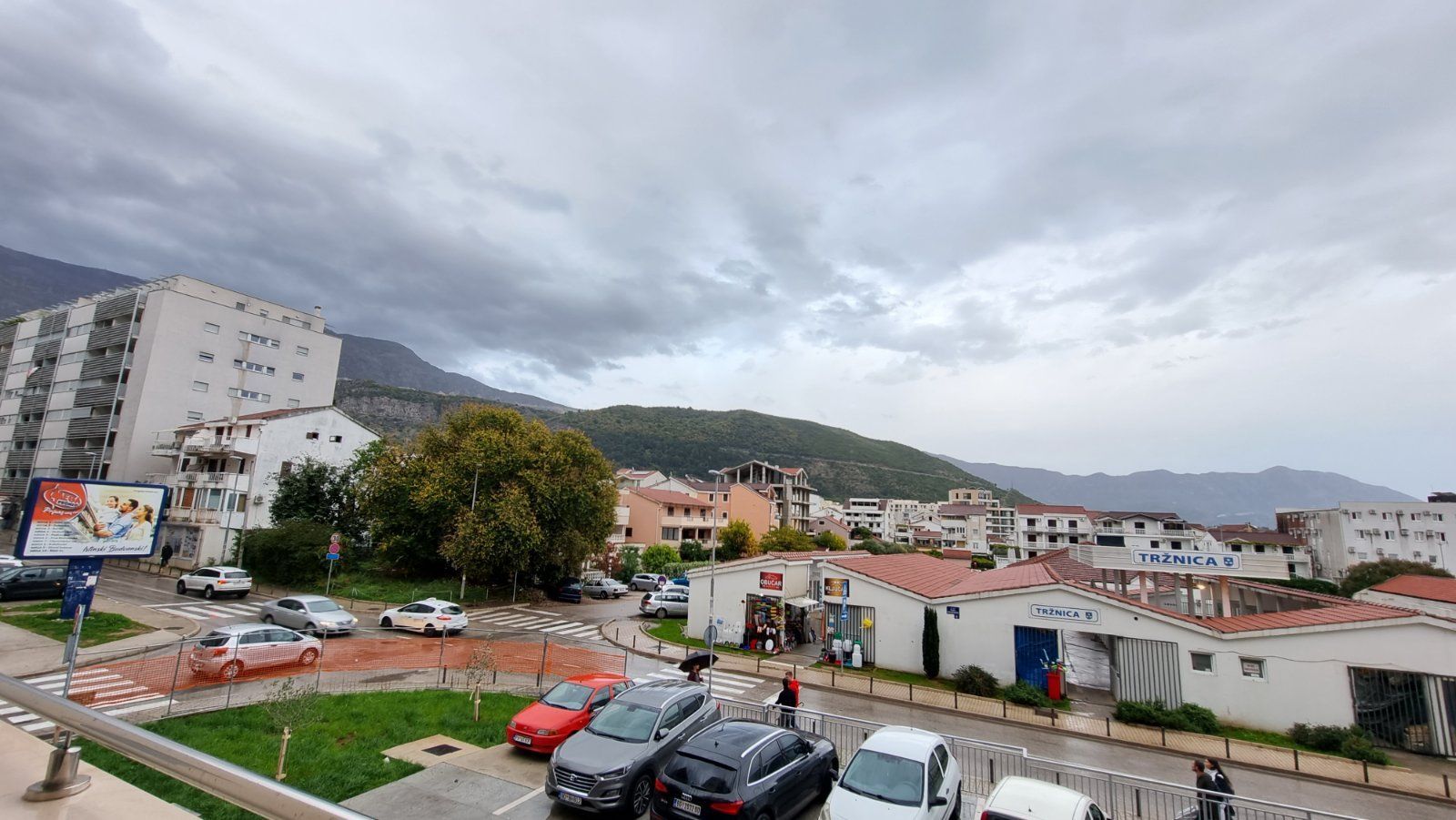 Izdaje se jednosoban luksuzan stan na autobuskoj stanici u Budvi ( NA DUZI PERIOD) - Amfora Real Estate