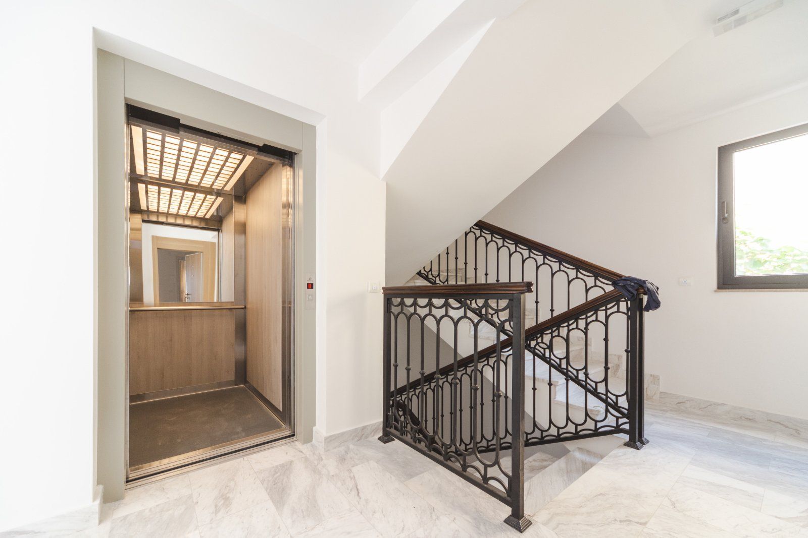 amforaproperty.com/Jednosoban moderno opremljen stan sa garaznim mestom,Babin Do-Budva (NA DUZI PERIOD)