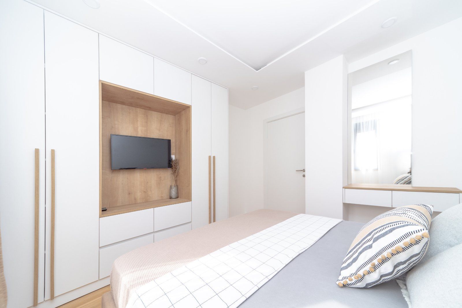 amforaproperty.com/Jednosoban moderno opremljen stan sa garaznim mestom,Babin Do-Budva (NA DUZI PERIOD)