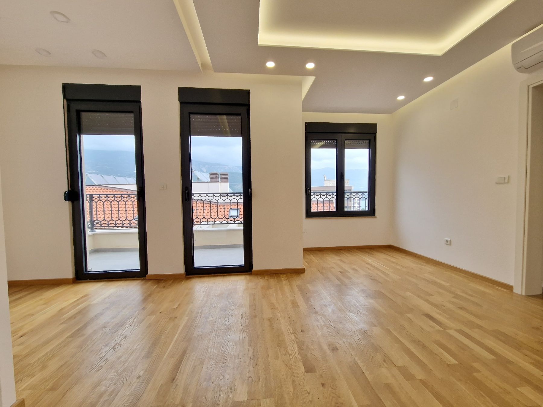 amforaproperty.com/Dvosoban stan 103m2 sa pogledom na more u Budvi