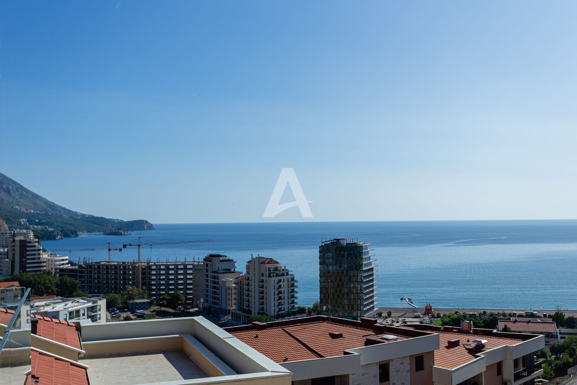 amforaproperty.com/Na prodaju neopremljen jednosoban stan sa pogledom na more, Becici
