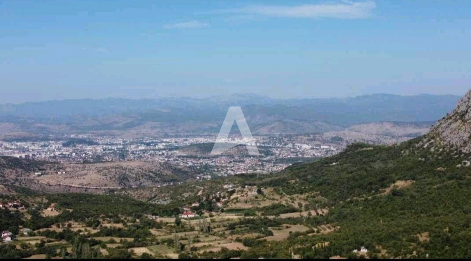 amforaproperty.com/Plac 11.500m2 sa panoramskim pogledom na grad,Podgorica