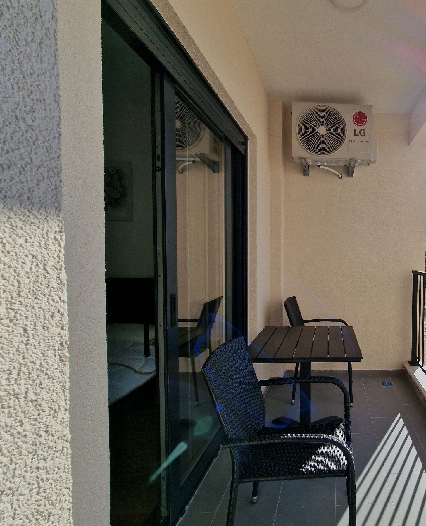 Moderan jednosoban stan sa garaznim mestom i pogledom na more, Bečići (NA DUZI PERIOD) - Amfora Real Estate