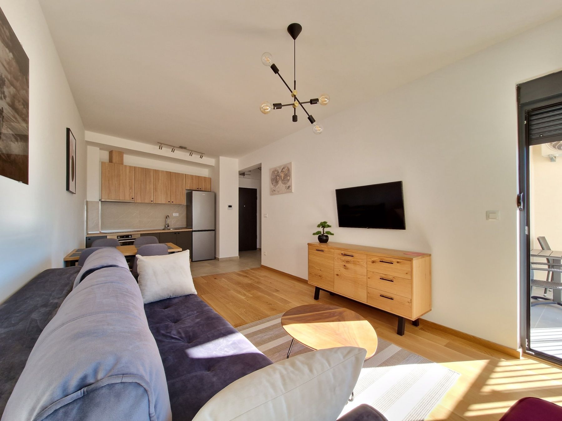 Moderan jednosoban stan sa garaznim mestom i pogledom na more, Bečići (NA DUZI PERIOD) - Amfora Real Estate