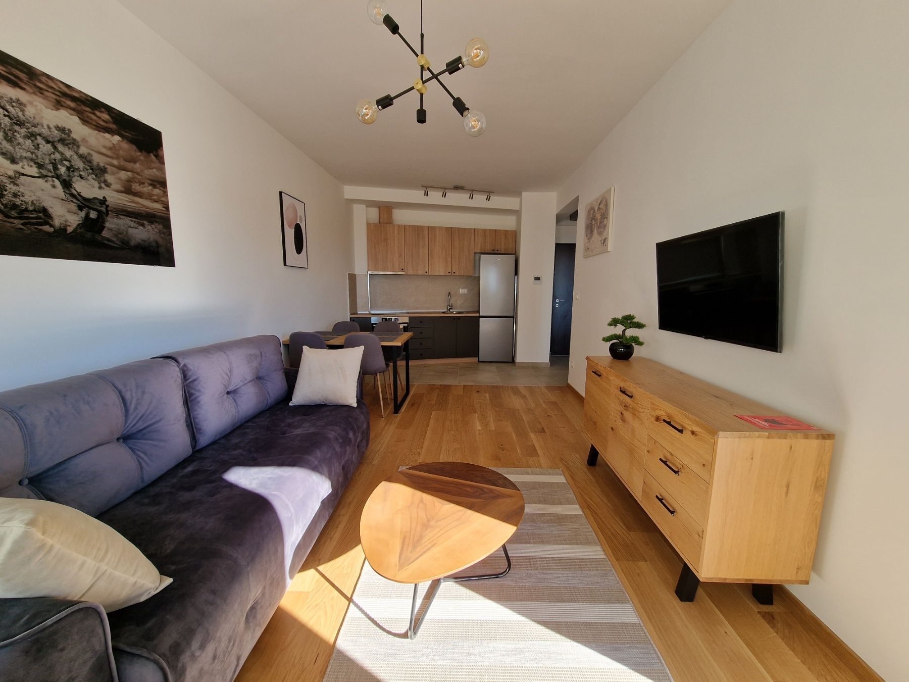 Moderan jednosoban stan sa garaznim mestom i pogledom na more, Bečići (NA DUZI PERIOD) - Amfora Real Estate